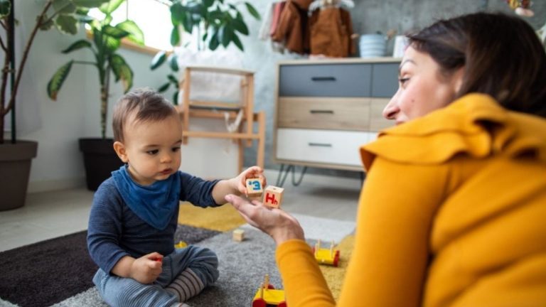 Tahapan Perkembangan Anak Usia 0-5 Tahun Lengkap